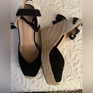 Spanish Espadrilles-Black tie up Size 41🖤
